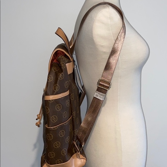Adrienne Vittadini backpack NWT - Picture 3 of 15